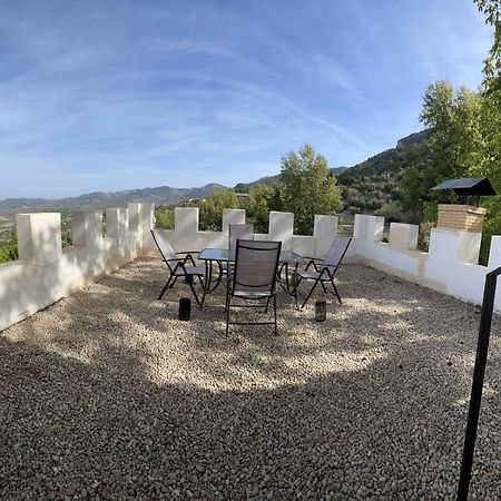 Noviembre La Iruela Villa Bagian luar foto