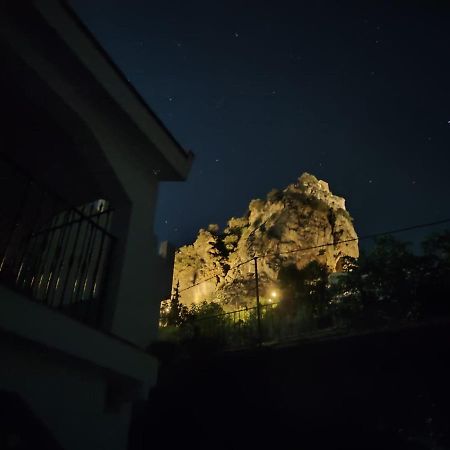 Noviembre La Iruela Villa Bagian luar foto