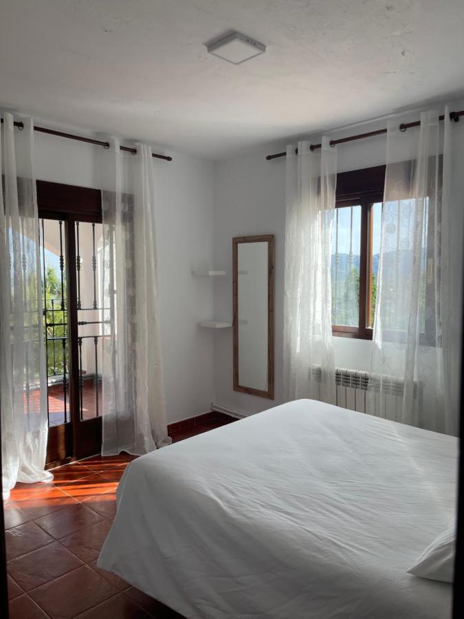 Noviembre La Iruela Villa Bagian luar foto