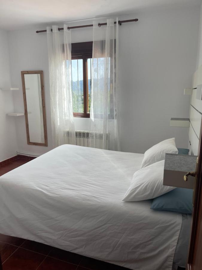 Noviembre La Iruela Villa Bagian luar foto