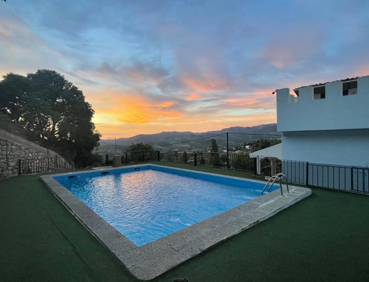 Noviembre La Iruela Villa Bagian luar foto
