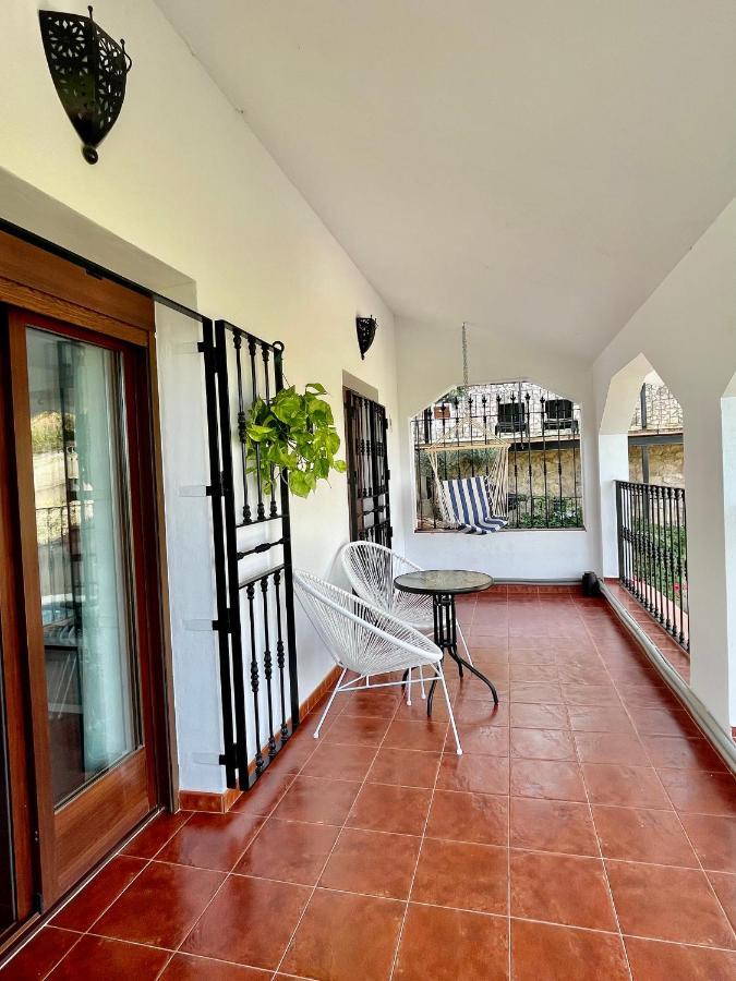 Noviembre La Iruela Villa Bagian luar foto