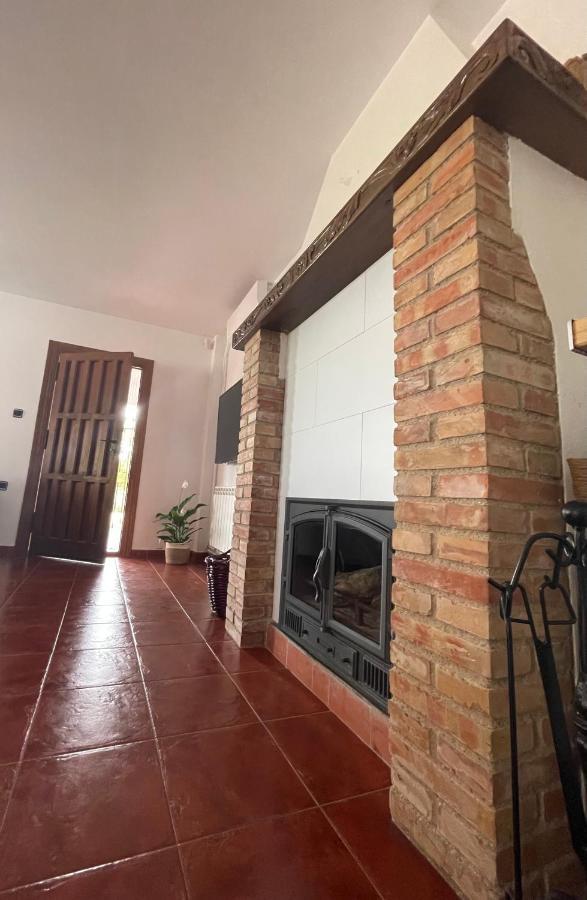 Noviembre La Iruela Villa Bagian luar foto